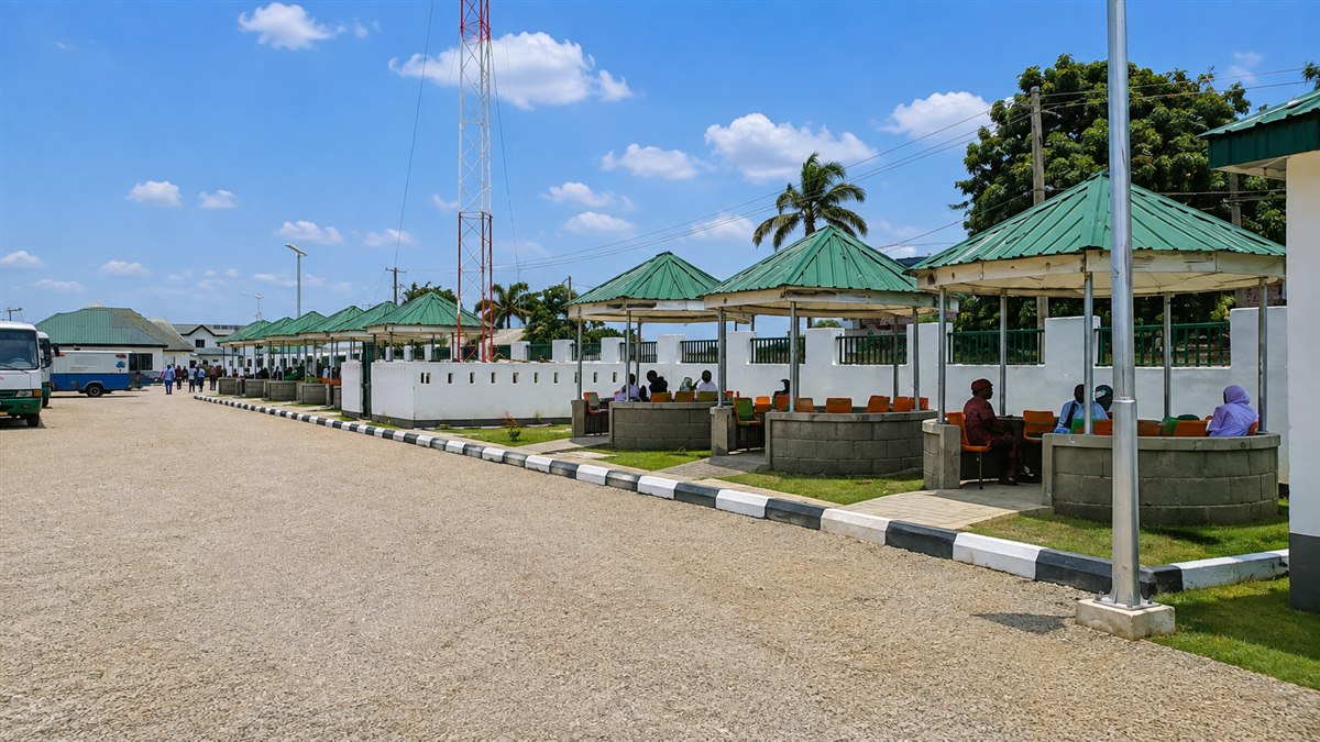 Students on campus at Dagamas College