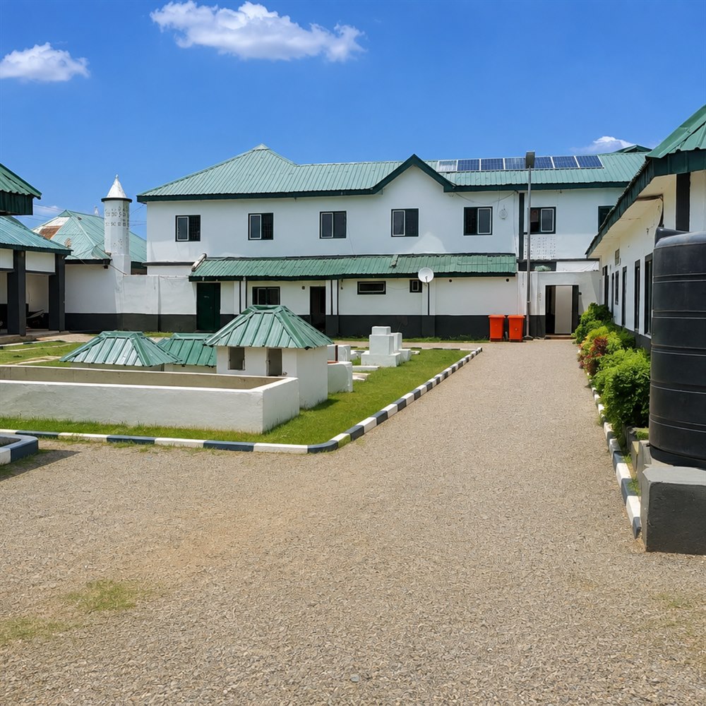 Dagamas College campus grounds